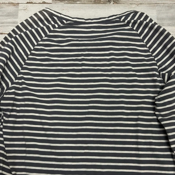 Columbia Gray Striped Top Unbearable Bear Graphic 3/4 Raglan Sleeves Size Small - Picture 10 of 10